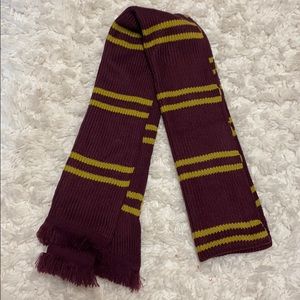 EUC Universal Harry Potter Gryffindor Scarf